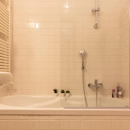 Urban Retreat - Isola District Apartment Milan