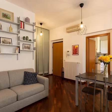 Urban Retreat - Isola District Apartment Milan